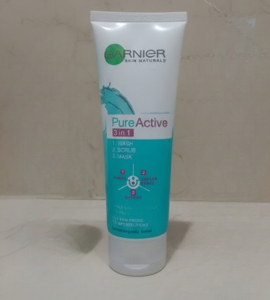 Garnier 3 in 1 Pure Active Face Wash – 100ml Liquid Cleanser for All Skin Types, Deep Cleansing and Refreshing Skincare